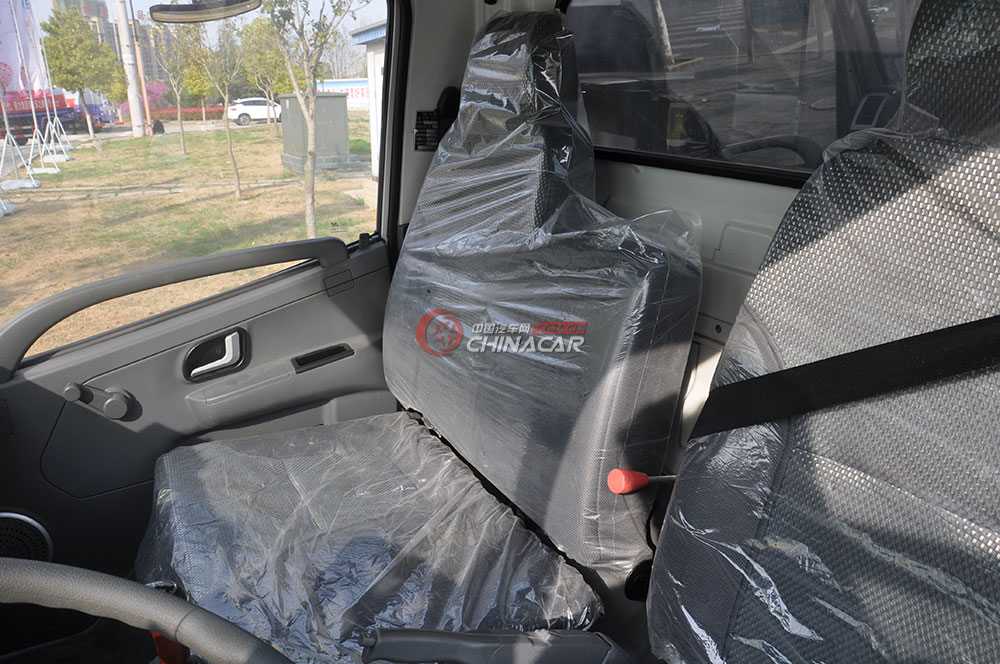 凯马福运来压缩式垃圾车驾驶室图片-座椅