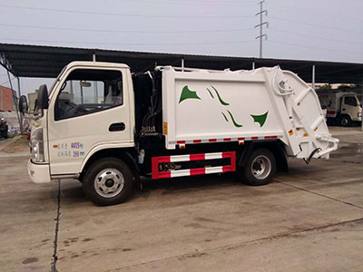 河北廊坊市熊总在程力集团订购一辆凯马福运来压缩式垃圾车