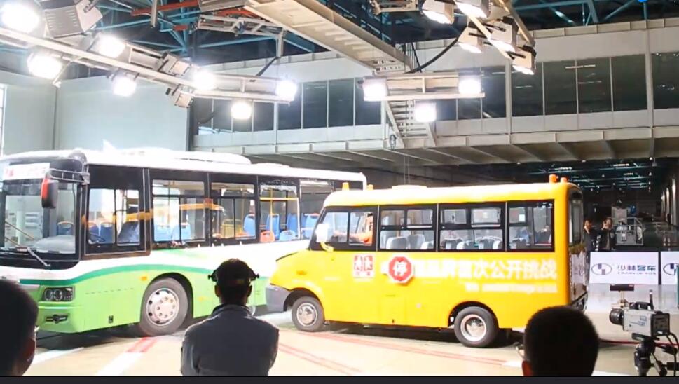 中國品牌首次公開挑戰 校車、純電動客車碰撞安全測試