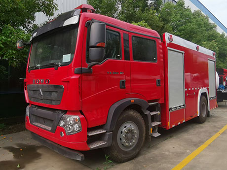 國六豪沃8噸水罐消防車